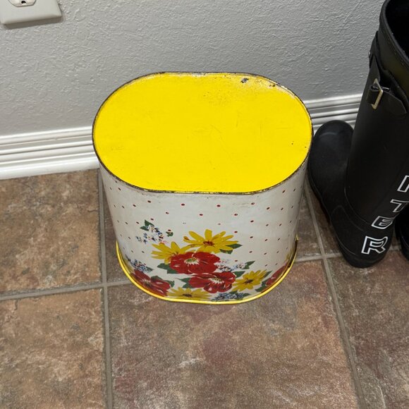 1950's Retro N.C. Color Ware Yellow & White Floral Metal Waste Bin - Picture 5 of 17